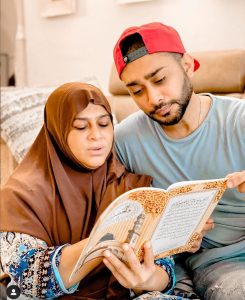 Zaid Darbar with his mother