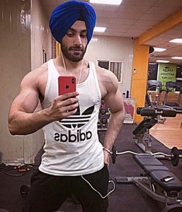 Shehzad Deol loves Gymming