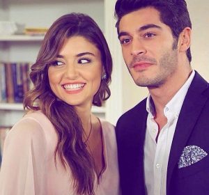 Hande Ercel and Burk Deniz in Aşk Laftan Anlamaz