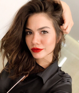 Demet Özdemir – Wiki, Bio, Height, Movie, Weight, Boyfriends, Family, Relationships, Interesting Facts, Career, Awards, Biography, Shows, and More