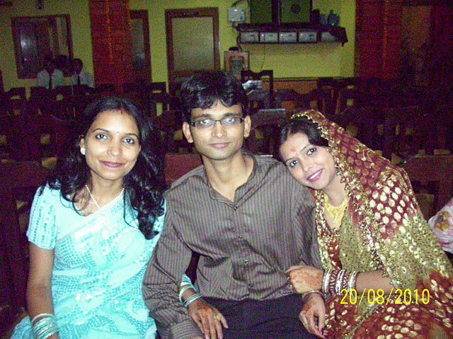 Deepak Kumar Mishra with his sisters