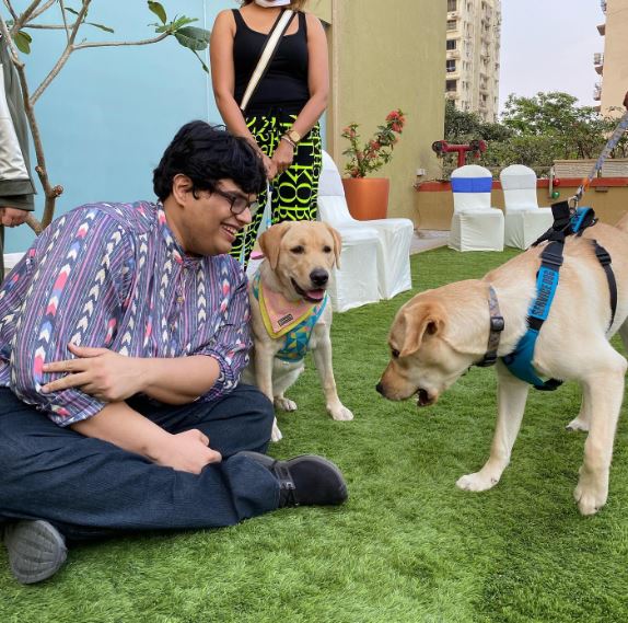 Tanmay Bhat with Dogs