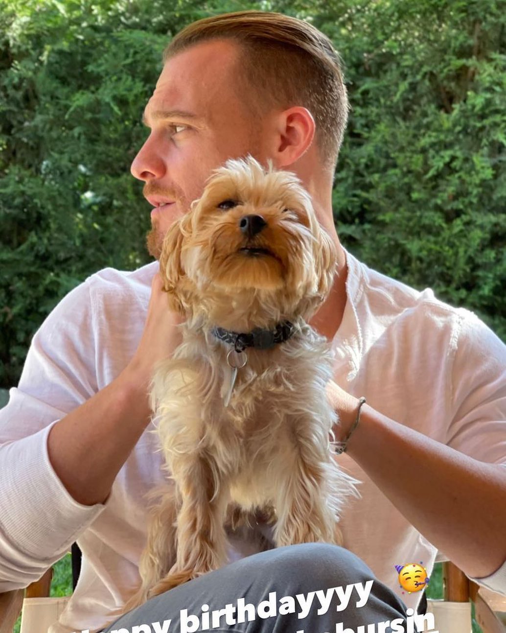 Kerem Bürsin with his pet dog instagram story on birthday