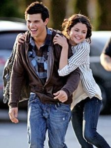 Selena Gomez with Taylor Lautner 
