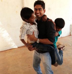 Fit Tuber, Vivek Mittal enjoying with kids
