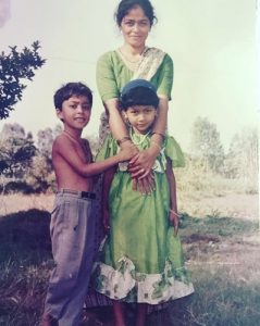Rahul-Vohra-childhood-image-with-his-mother-and-sister