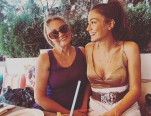 Demet-Özdemir-with-her-mother-the-celeb-bio Demet-Özdemir-with-her-mother