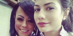 Demet-Özdemir-with-her-sister-the-celeb-bio Demet-Özdemir-with-her-sister