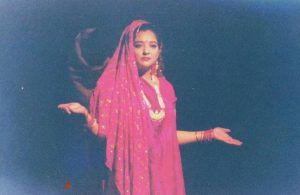 Kanu Priya performing on stage