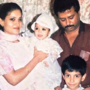 Vikrant-Massey-childhood-photo-with-his-family