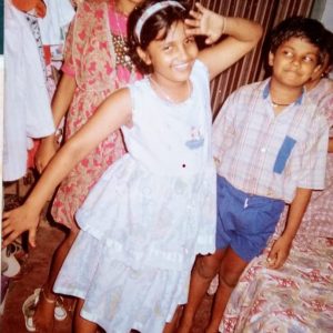 ryinku-singh-nikumbh-with-her-brother-during-childhood-days