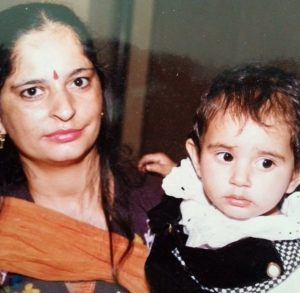Actress Disha Parmar with her mother