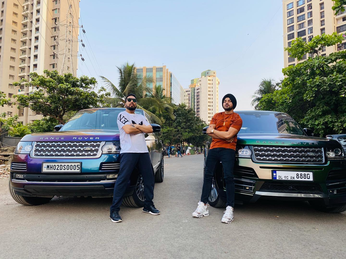 Mika Singh Facts - Mika with his Range Rover