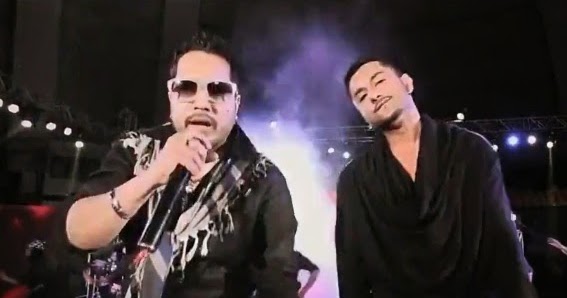 Mika Singh Facts - Mika with his friend Honey Singh