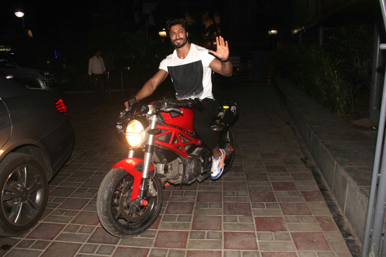 Vidyut Jammwal Facts- He enjoys riding bikes