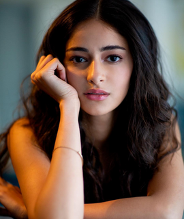 Ananya Panday-Wiki, Biography, Age, Affairs, Movies, Boyfriends, Sister, Father, Controversies, Family, Facts, Height, Weight, Hometown