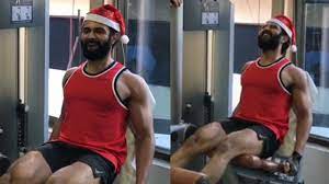 Vijay Deverakonda Working out in a gym