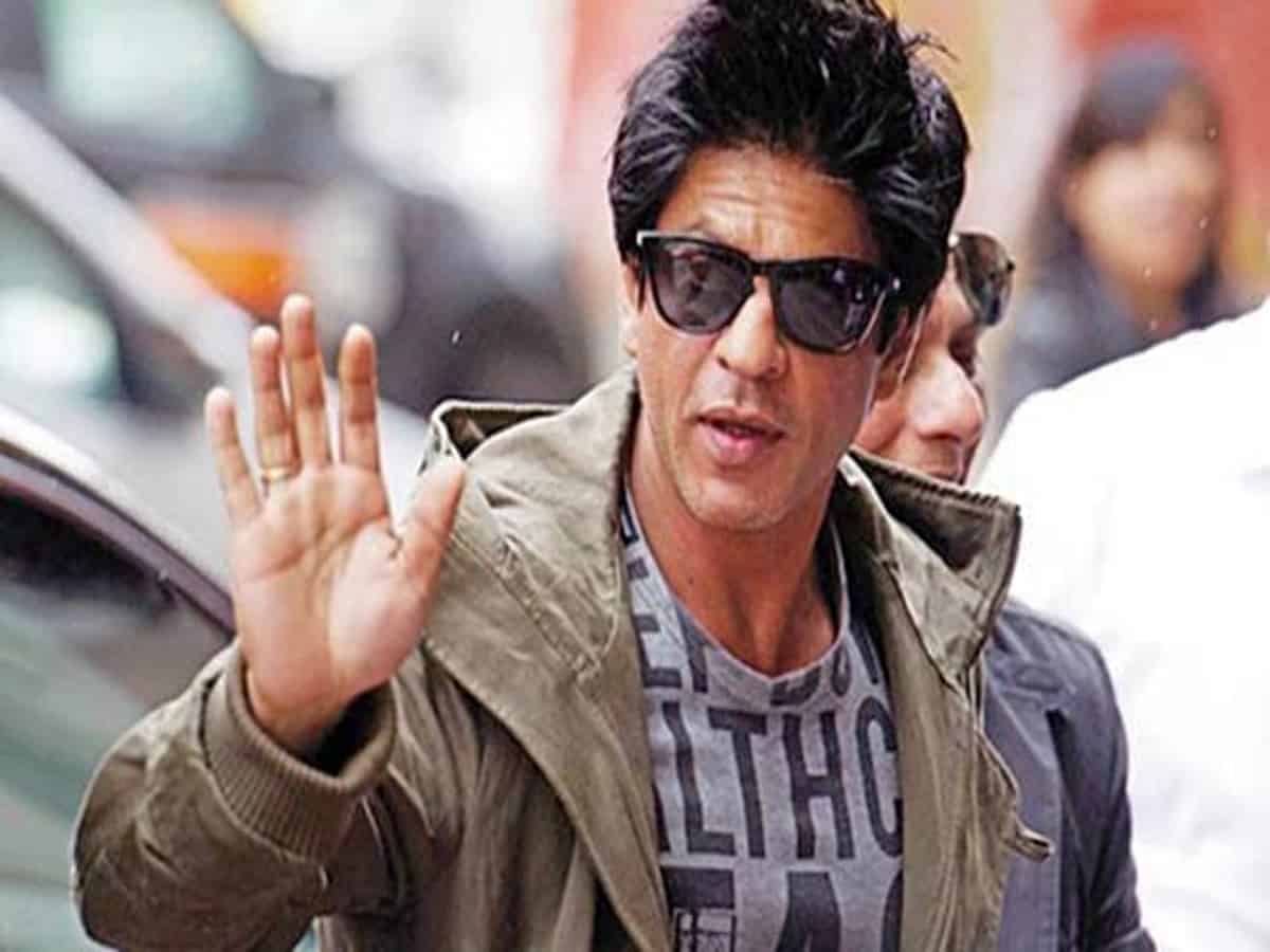24 Unique Facts & 7 Habits of Shahrukh Khan- Habits