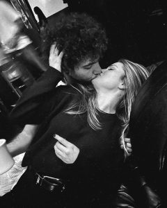 Selena Gomez kissing boyfriend Benny Blanco