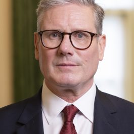 Keir Starmer Resignation sparks major political upheaval in the UK as the Prime Minister prepares to step down, with Andy Burnham emerging as a potential successor.